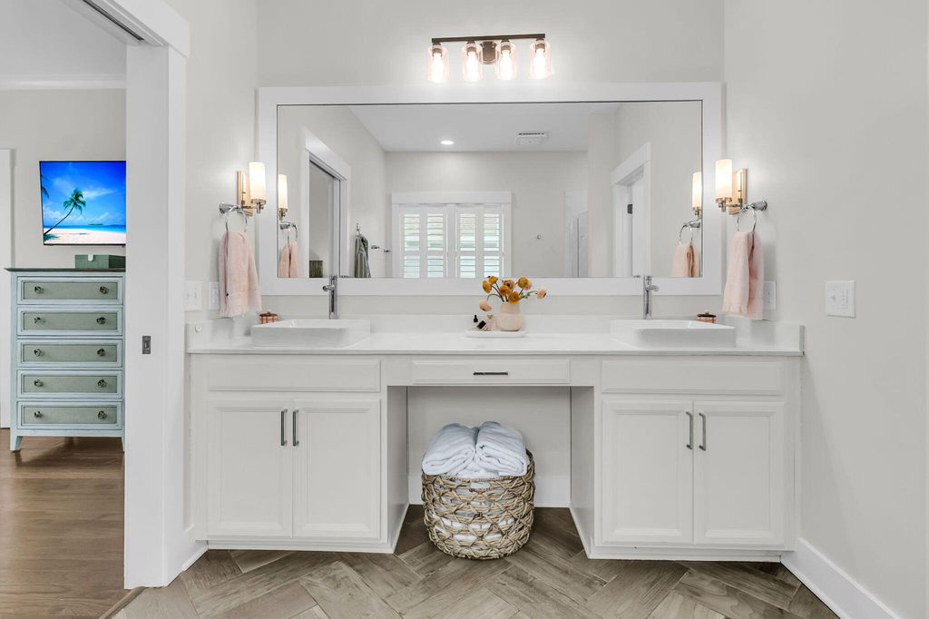 Image 27 of property listing at 1442 Eutaw Battalion Drive, Charleston, SC 29412