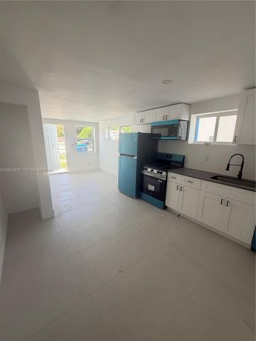 43 Williams Rd 3, West Park, FL 33023