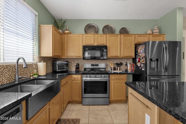 1812 W GLENHAVEN Drive, Phoenix, AZ 85045