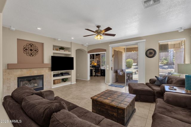 1812 W GLENHAVEN Drive, Phoenix, AZ 85045
