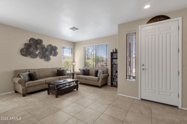 1812 W GLENHAVEN Drive, Phoenix, AZ 85045