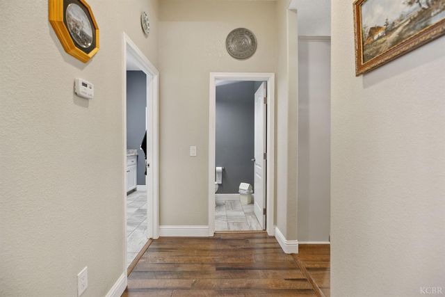 2637 E Laura Court, Visalia, CA 93292