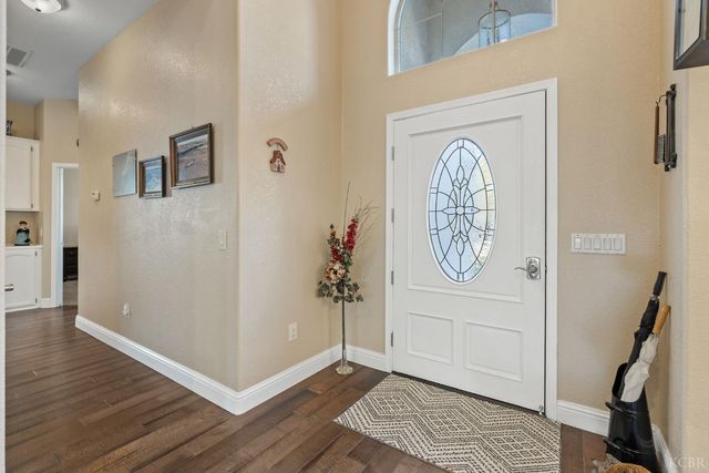 2637 E Laura Court, Visalia, CA 93292