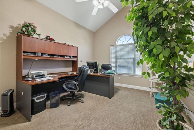 2637 E Laura Court, Visalia, CA 93292