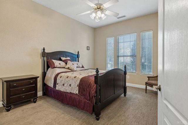 2637 E Laura Court, Visalia, CA 93292