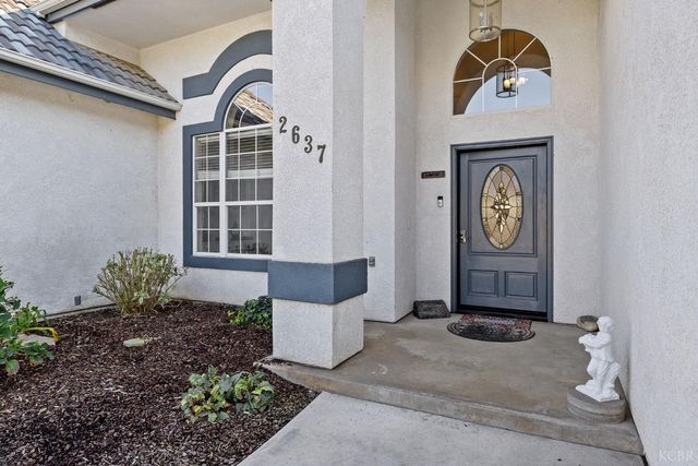 2637 E Laura Court, Visalia, CA 93292