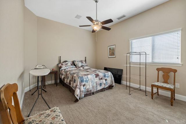 2637 E Laura Court, Visalia, CA 93292