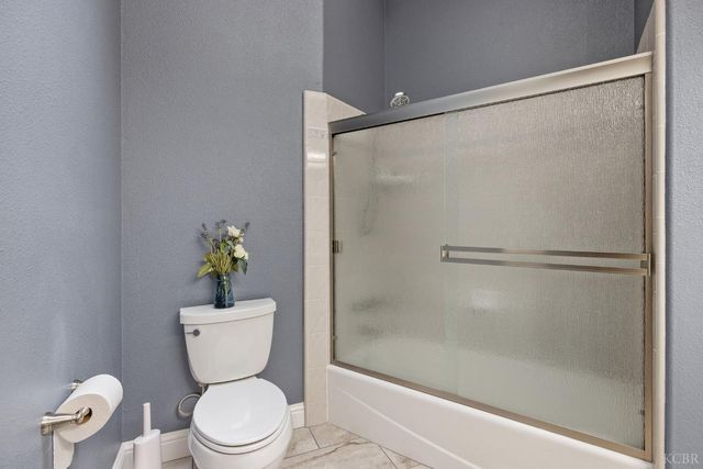 2637 E Laura Court, Visalia, CA 93292