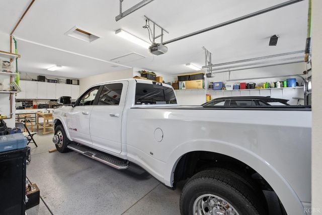 2637 E Laura Court, Visalia, CA 93292