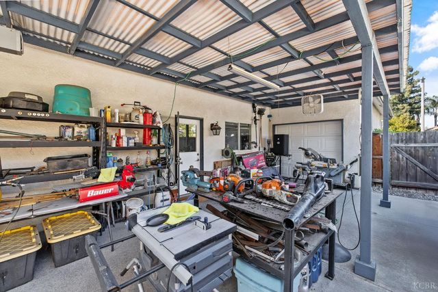 2637 E Laura Court, Visalia, CA 93292