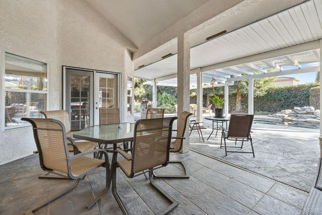 2637 E Laura Court, Visalia, CA 93292