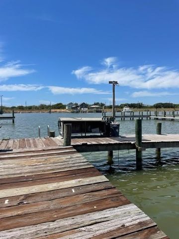 2 N Avenue C, Freeport, TX 77541