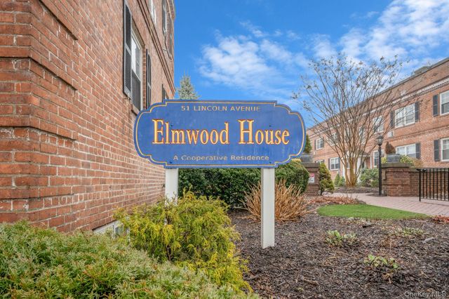 51 Lincoln Avenue D22, Rockville Centre, NY 11570