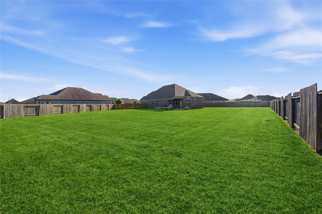 9206 Kay Kay Court, Mont Belvieu, TX 77523