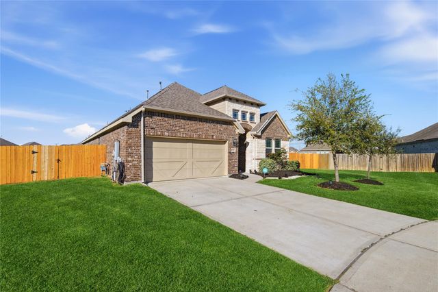 9206 Kay Kay Court, Mont Belvieu, TX 77523