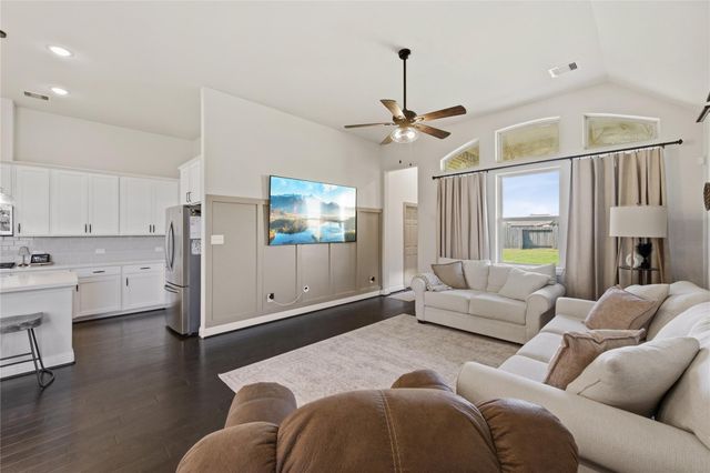 9206 Kay Kay Court, Mont Belvieu, TX 77523