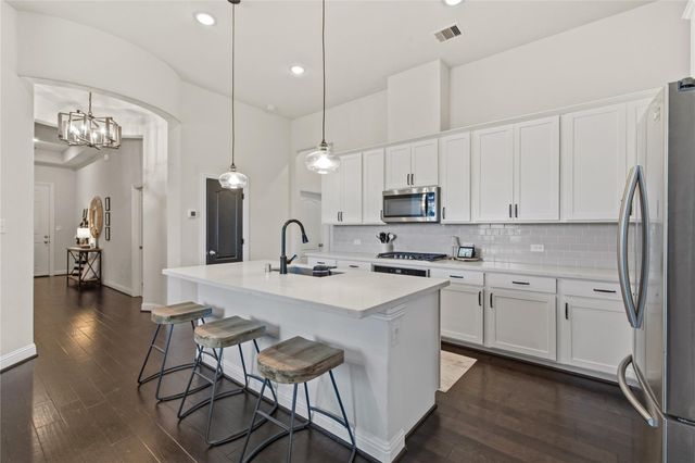 9206 Kay Kay Court, Mont Belvieu, TX 77523