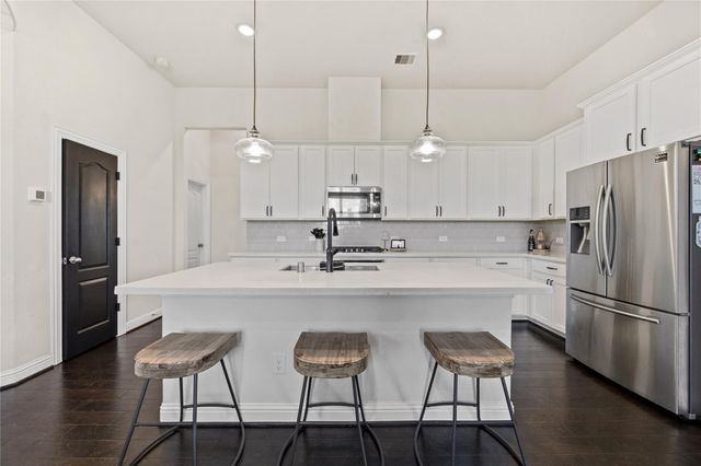 9206 Kay Kay Court, Mont Belvieu, TX 77523