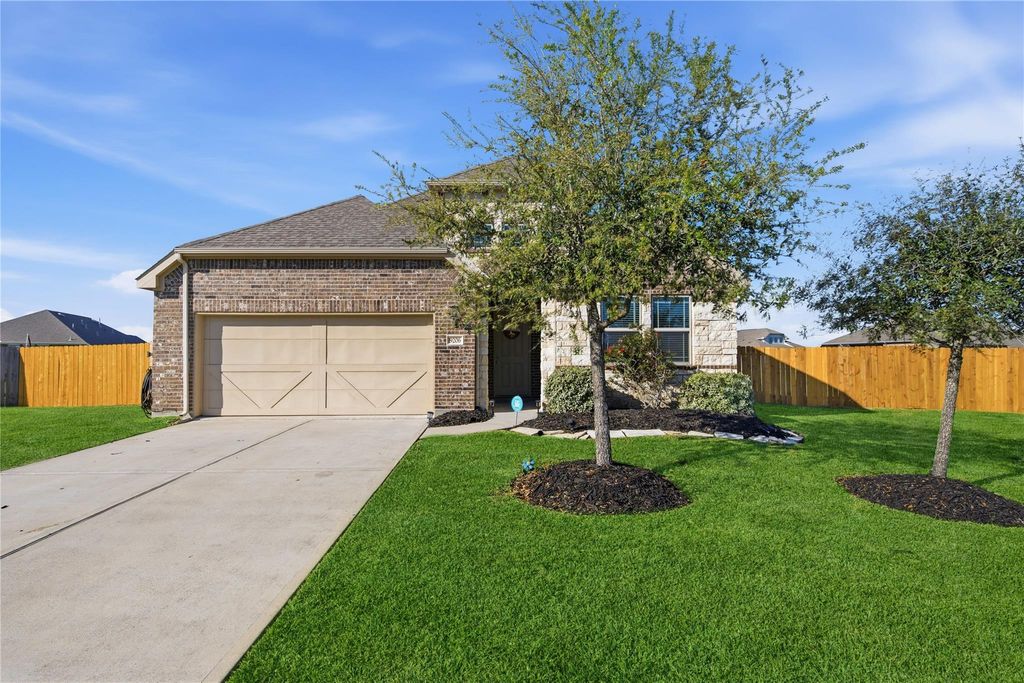 9206 Kay Kay Court, Mont Belvieu, TX 77523