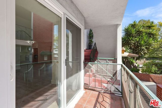 1031 N Laurel Avenue 1, West Hollywood, CA 90046