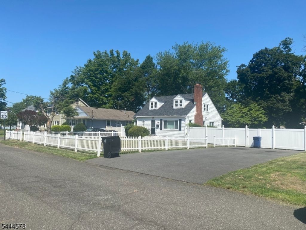 1385 Belleview Ave, Plainfield City, NJ 07060 — photo 2