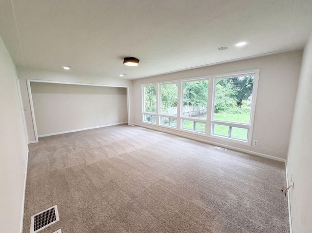 1695 Abell Street, Maplewood, MN 55117