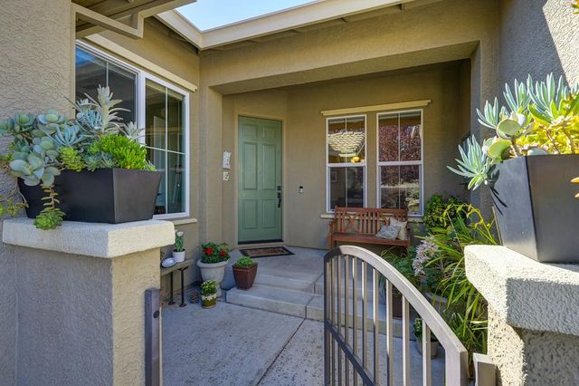 2016 Petruchio Way, Roseville, CA 95661