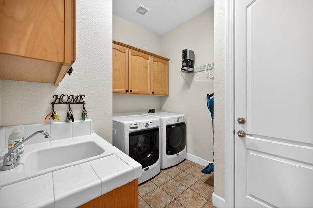 2016 Petruchio Way, Roseville, CA 95661