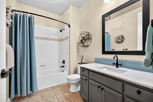 2016 Petruchio Way, Roseville, CA 95661