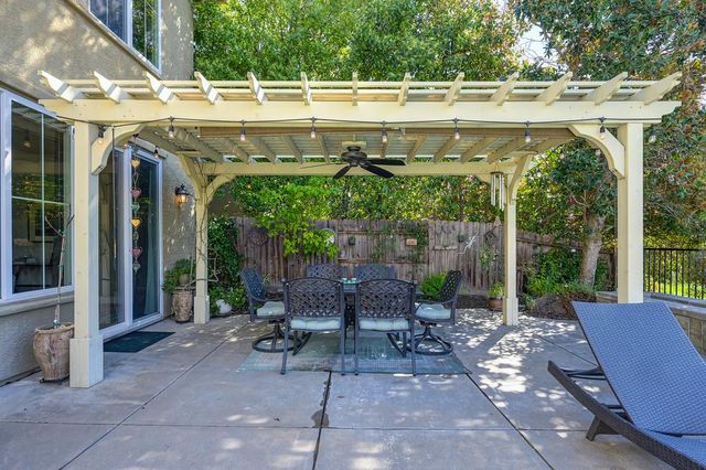 2016 Petruchio Way, Roseville, CA 95661