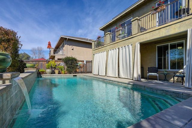 2016 Petruchio Way, Roseville, CA 95661