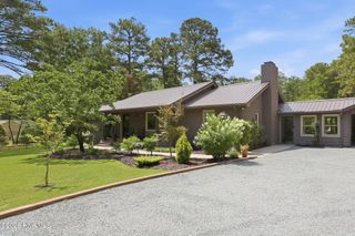 9 Lakewood Court, Whispering Pines, NC 28327