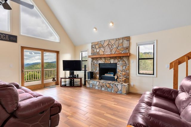 125 Mountain Overlook Drive, Murphy, NC 28906
