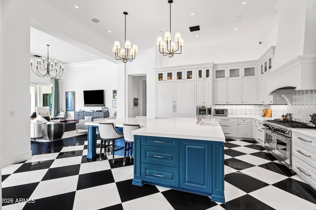 7970 N IRONWOOD Drive, Paradise Valley, AZ 85253
