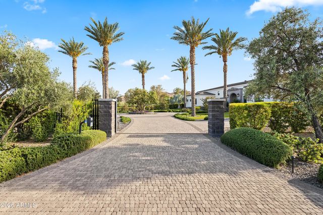 7970 N IRONWOOD Drive, Paradise Valley, AZ 85253