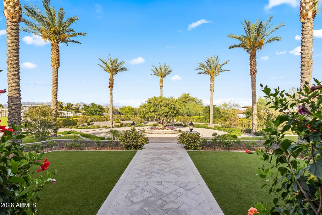 7970 N IRONWOOD Drive, Paradise Valley, AZ 85253 — photo 2