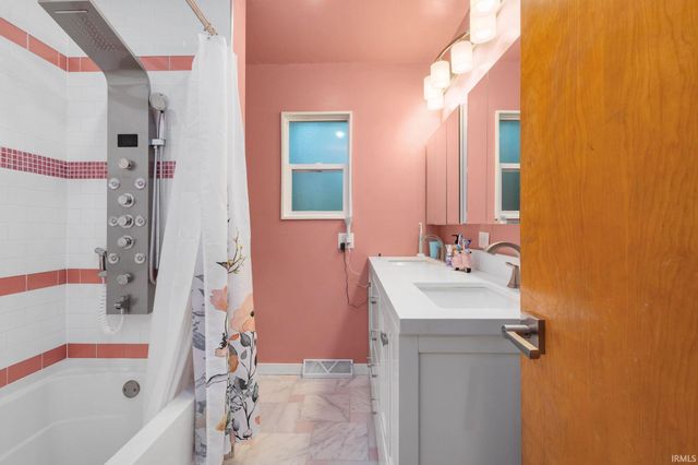 20450 Pearl Street, South Bend, IN 46614