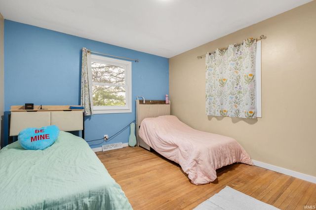 20450 Pearl Street, South Bend, IN 46614