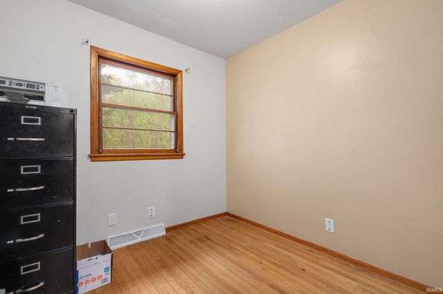 20450 Pearl Street, South Bend, IN 46614