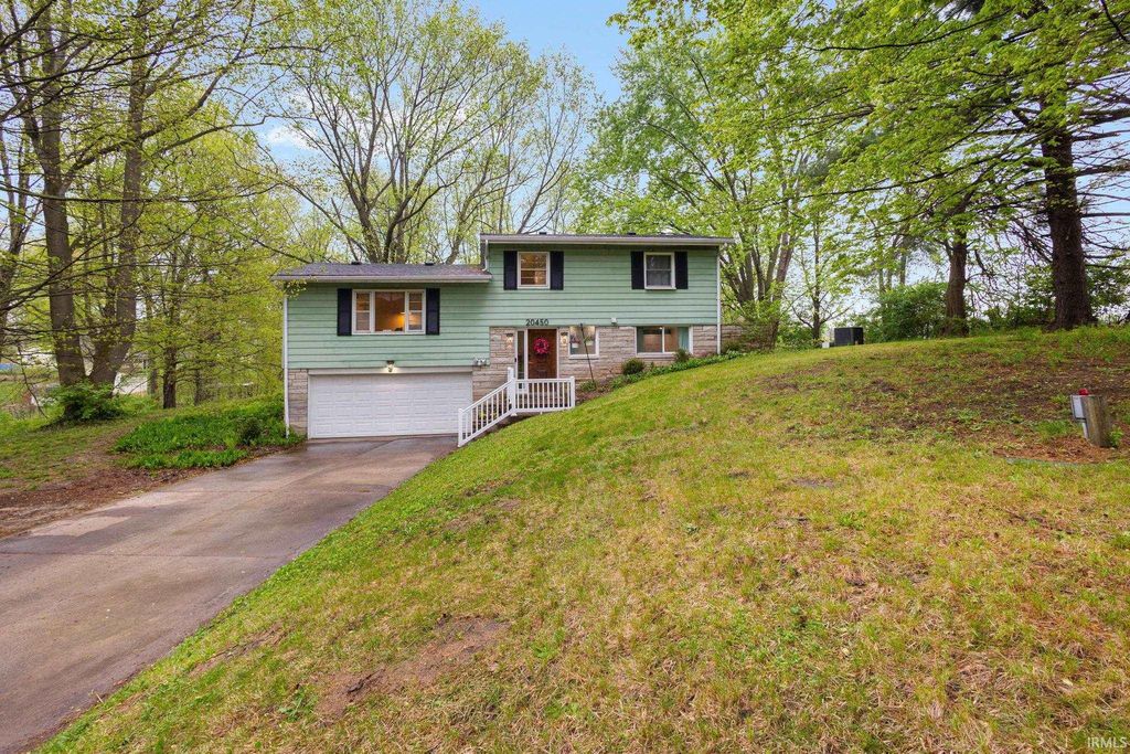 20450 Pearl Street, South Bend, IN 46614