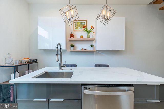 2147 CROSS ST, Philadelphia, PA 19146