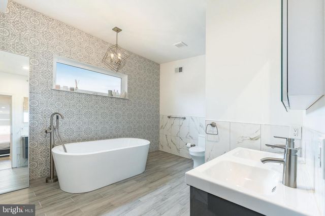 2147 CROSS ST, Philadelphia, PA 19146