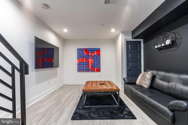 2147 CROSS ST, Philadelphia, PA 19146