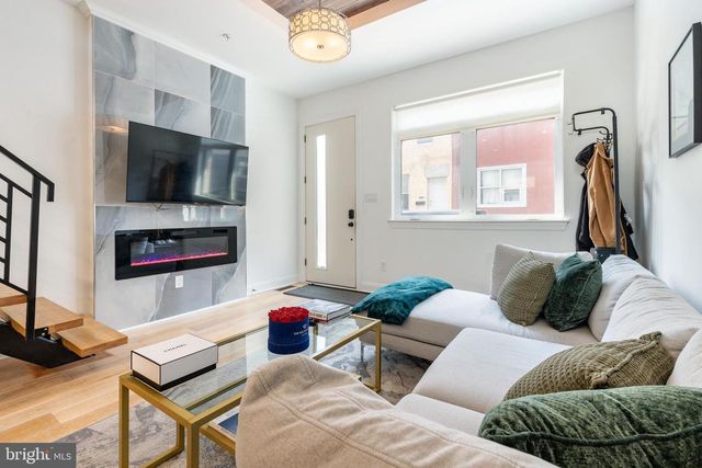 2147 CROSS ST, Philadelphia, PA 19146