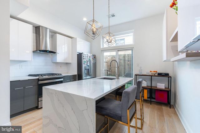 2147 CROSS ST, Philadelphia, PA 19146