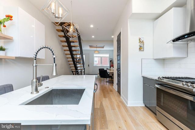 2147 CROSS ST, Philadelphia, PA 19146