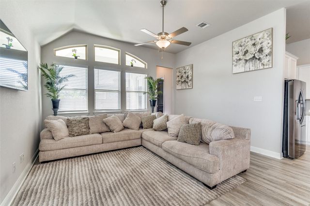 151 Periwinkle LN, Bastrop, TX 78602