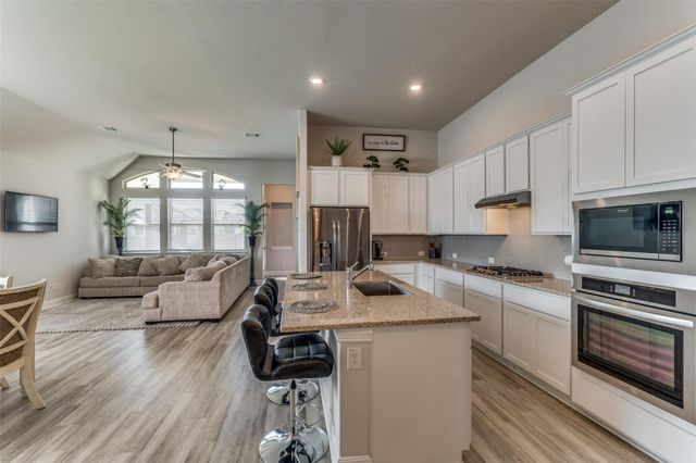 151 Periwinkle LN, Bastrop, TX 78602
