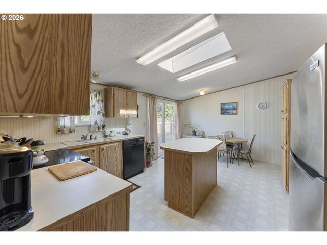14858 HEATHERGLEN Dr 76, Oregon City, OR 97045