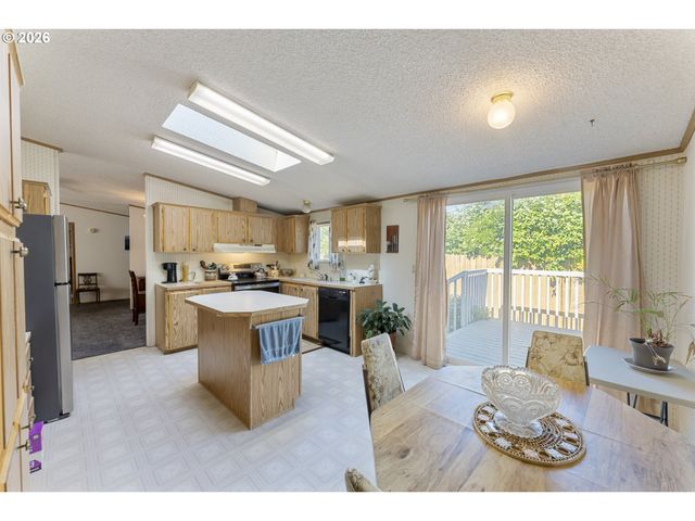14858 HEATHERGLEN Dr 76, Oregon City, OR 97045